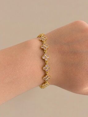Pink CZ Clover Bracelet ✨ 18K Gold-Filled Stainless Steel